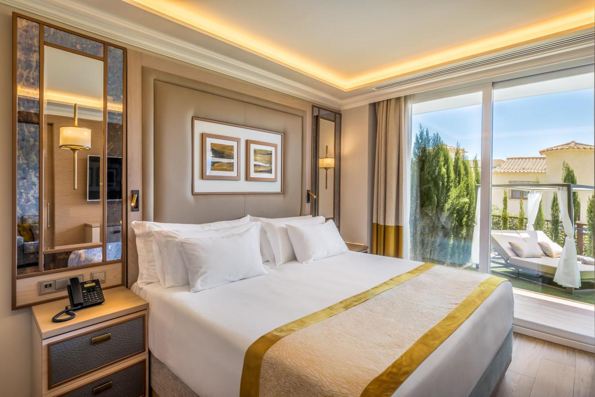 Hotel Barcelo La Nucia Hills Exterior foto A bedroom at the hotel